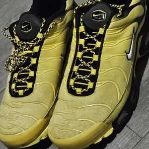 Nike Air Max Plus Tn Frequency Pack Yellow Black White Mens Size 11. AV7940-700